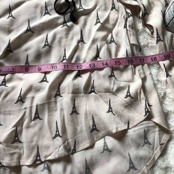 •Eiffel Tower Blouse• - Picture 4 of 7